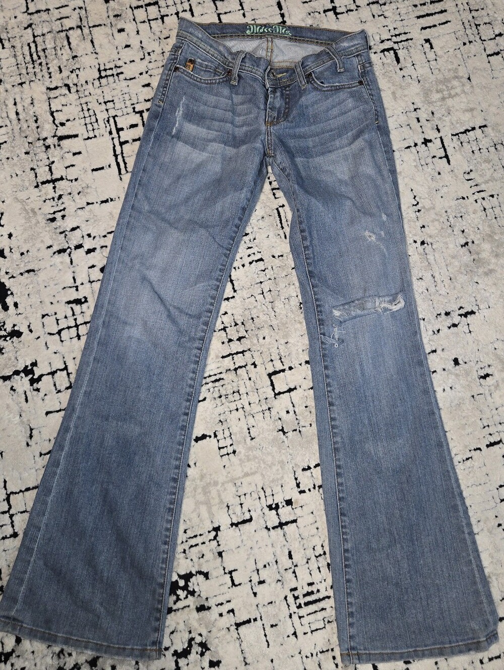 Vintage miss me Jeans 2000s Angelina Slight flare Embroidered back size 26